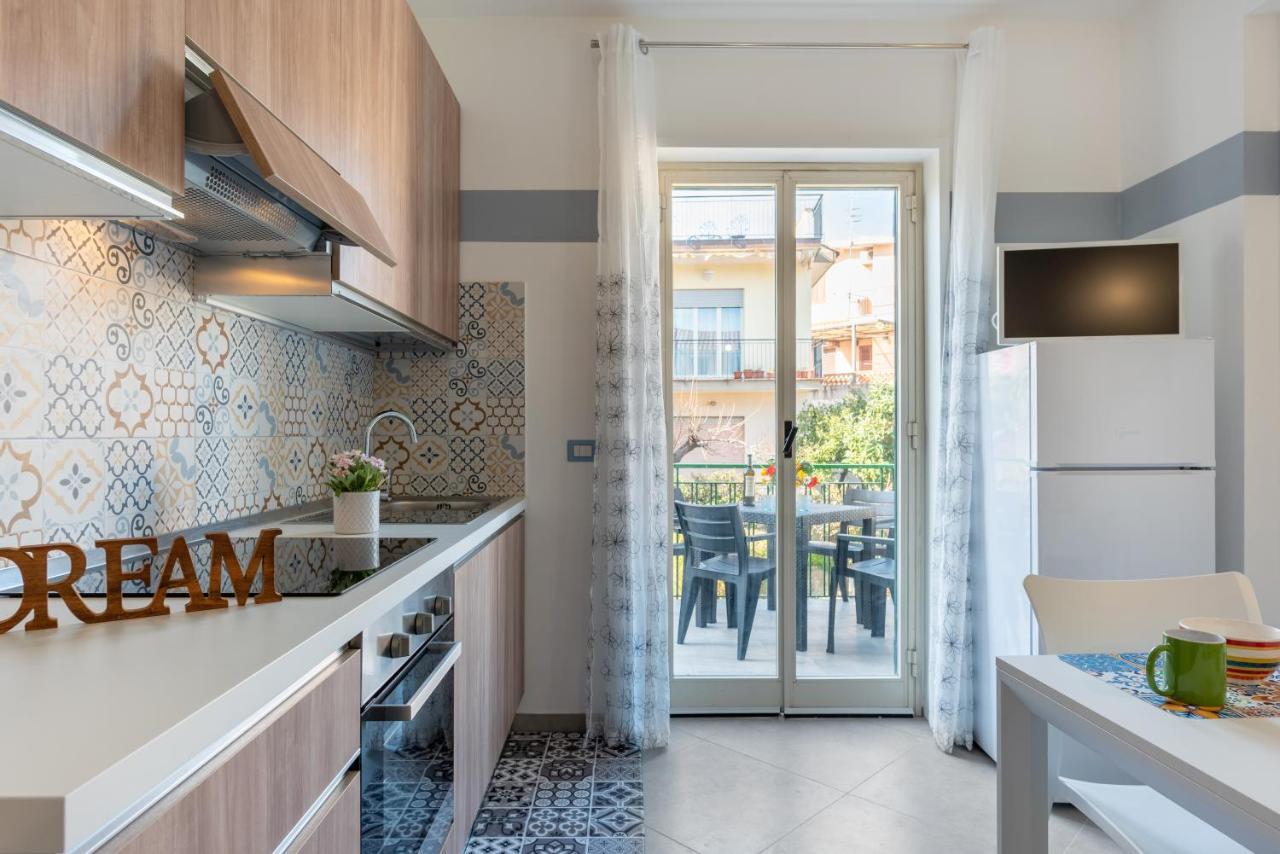 La Casa Di Tobia & Little Paradise Beach Apartments Giardini-Naxos Extérieur photo