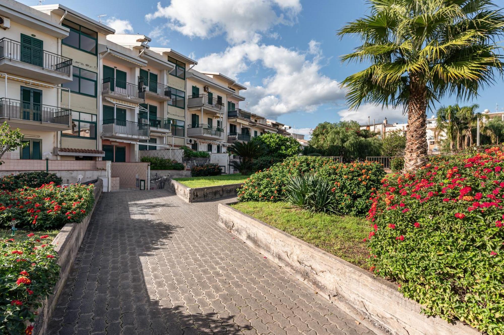 La Casa Di Tobia & Little Paradise Beach Apartments Giardini-Naxos Extérieur photo